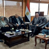 رئيس جامعة قناة السويس يستقبل السفير عماد طارق الجنابي والوفد المرافق له